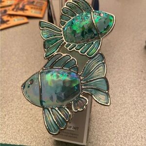 Green Iridescent Wallflower